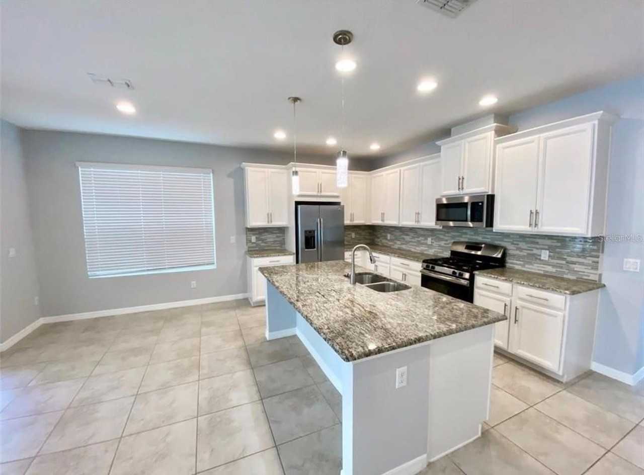 15167 Newtonia St - Photo 4 of 28
