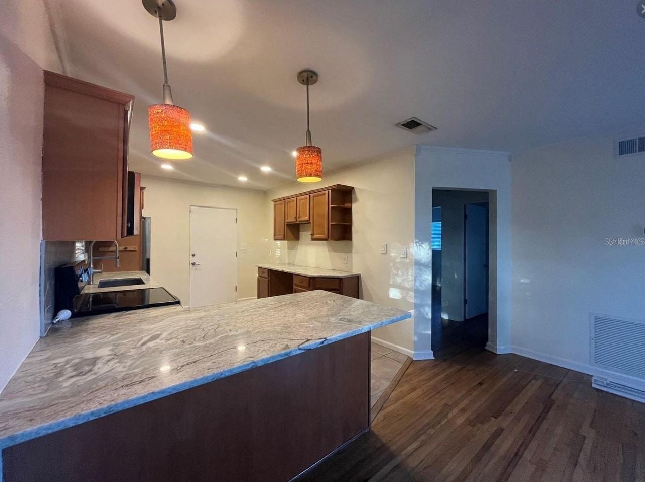 1315 E Central Blvd - Photo 3 of 13