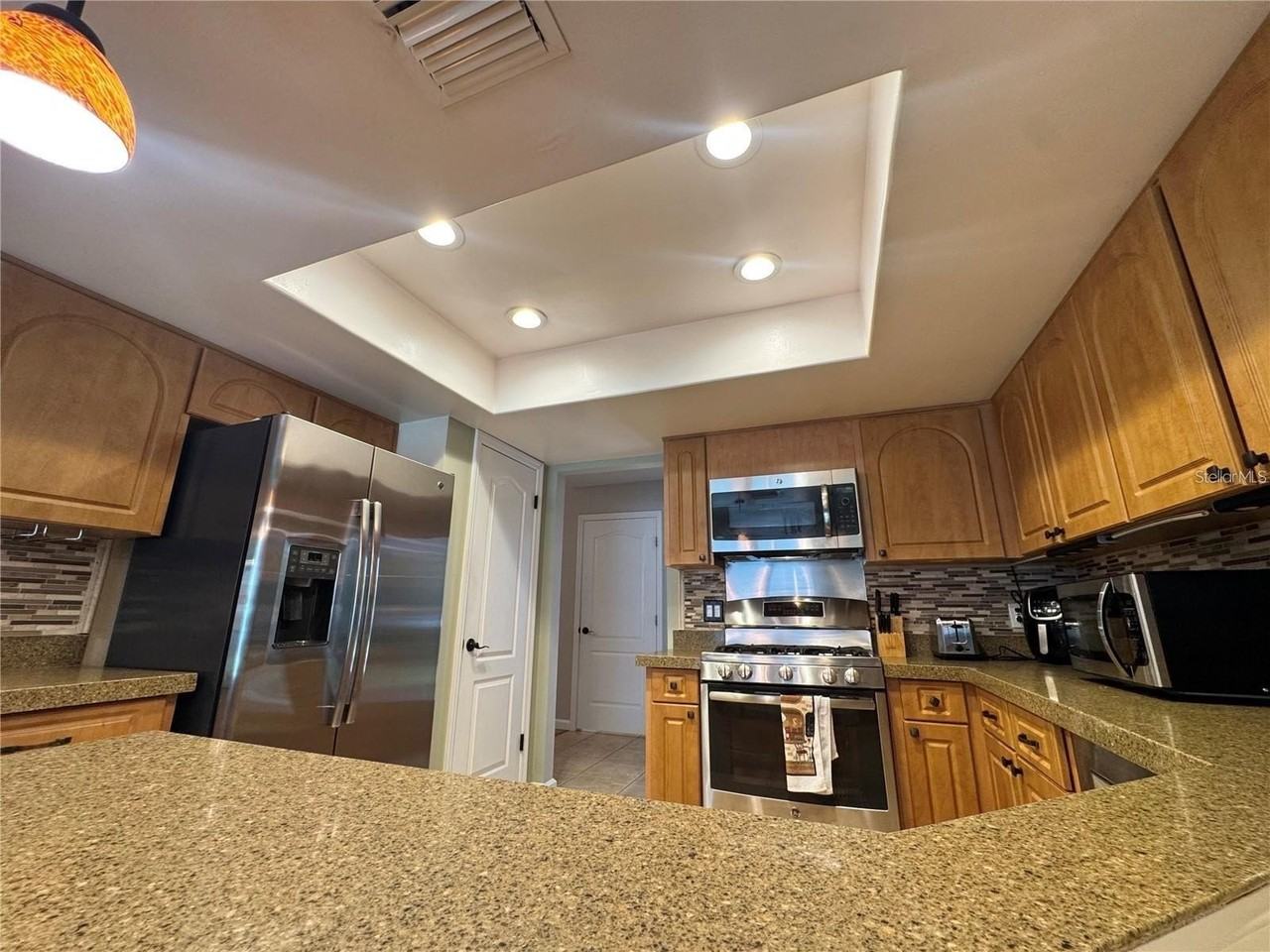 8014 Cote Ct - Photo 7 of 35