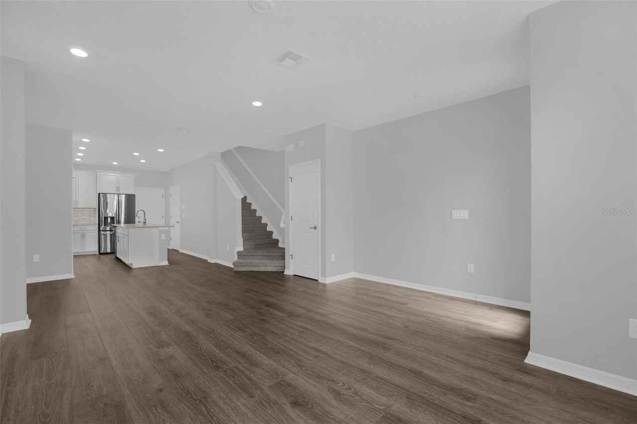 8629 Tavistock Lakes Blvd - Photo 3 of 37