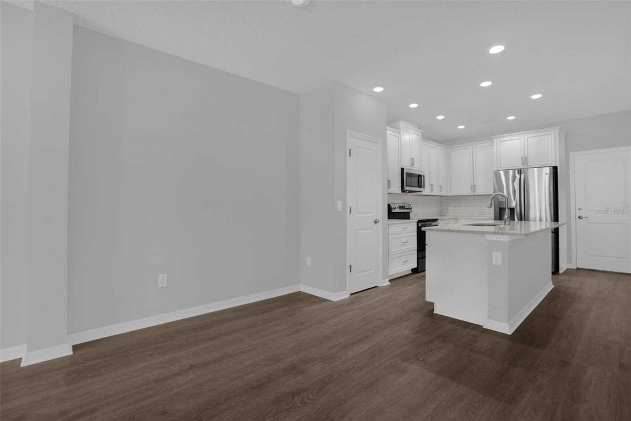 8629 Tavistock Lakes Blvd - Photo 5 of 37