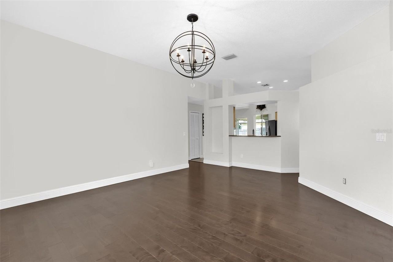 1041 Gould Pl - Photo 5 of 32