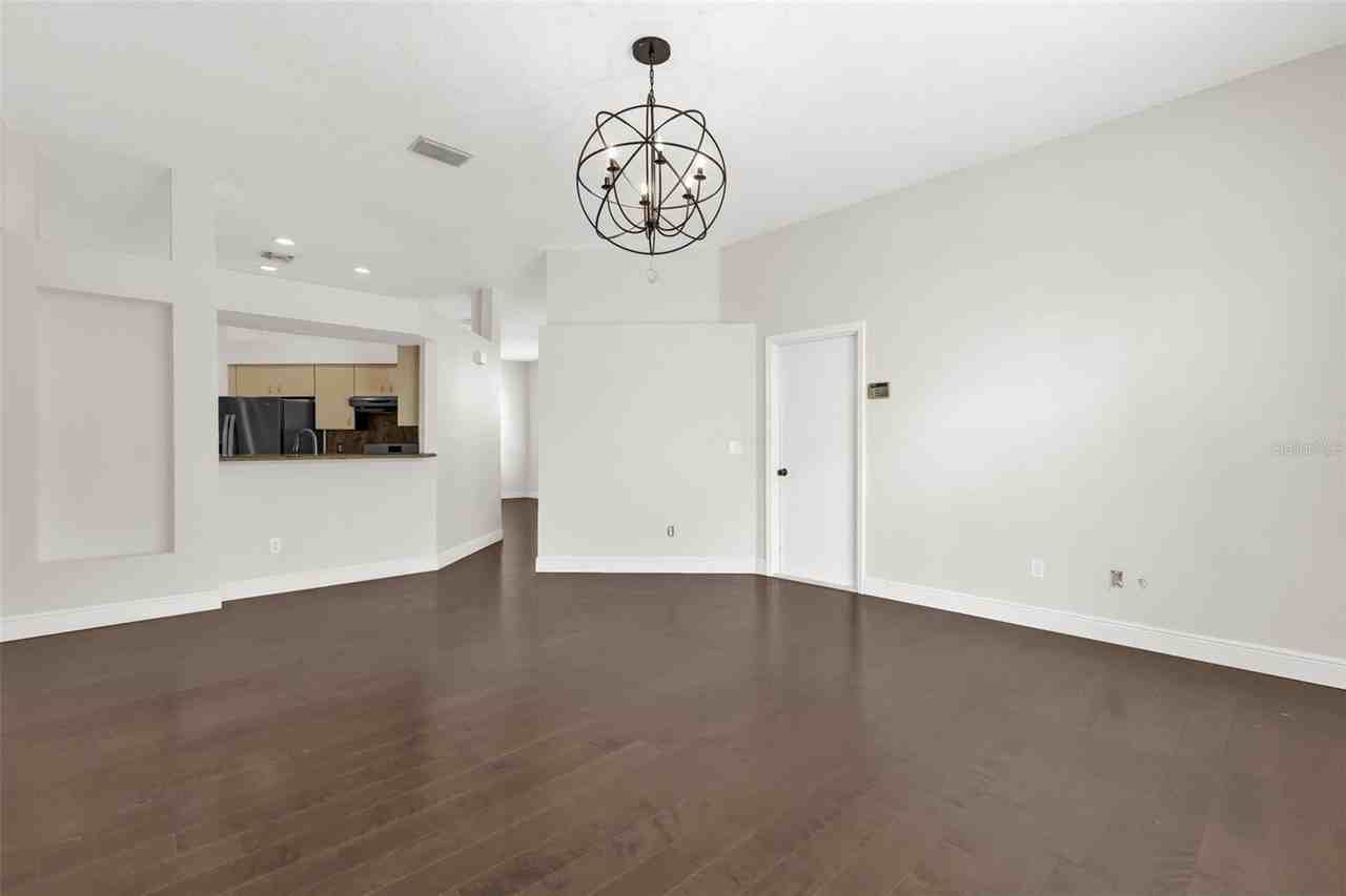 1041 Gould Pl - Photo 6 of 32