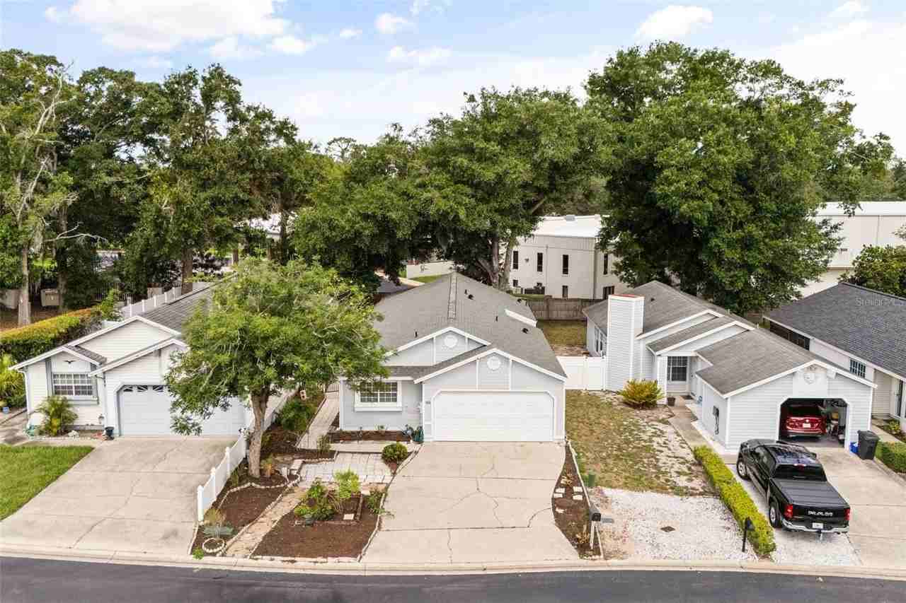 106 Lamplighter Dr - Photo 2 of 35