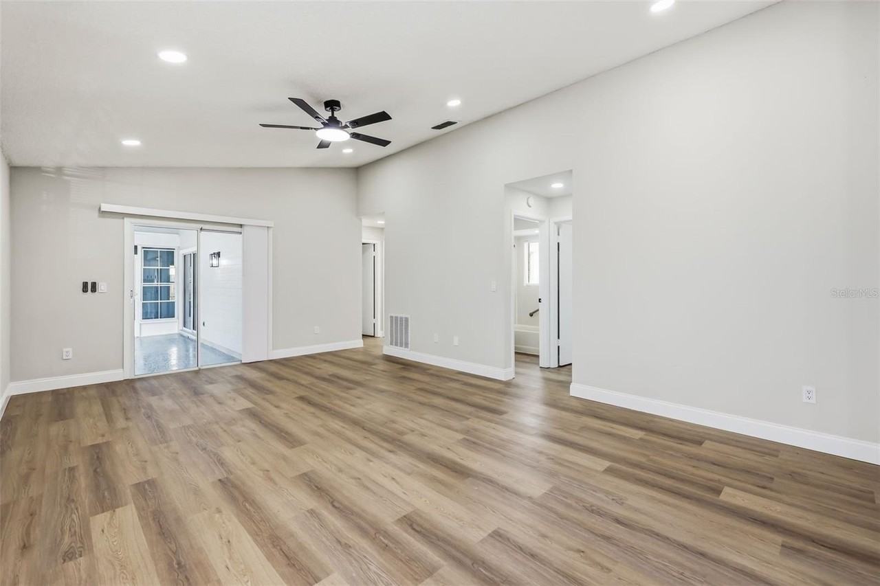 106 Lamplighter Dr - Photo 6 of 35