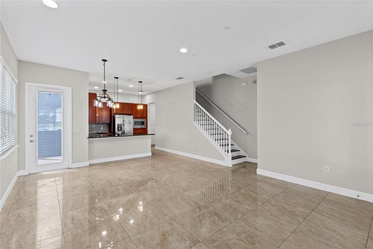 13775 Benavente Ave - Photo 5 of 34