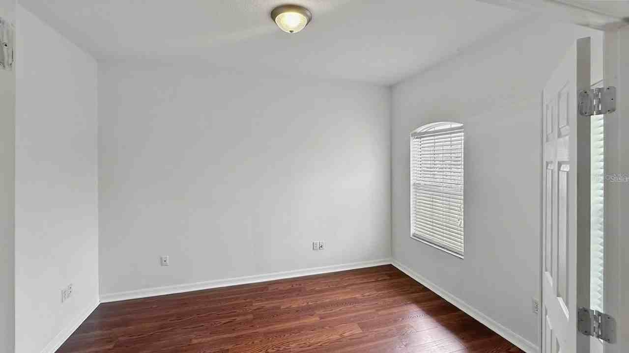 3033 Ne 27th St - Photo 4 of 34