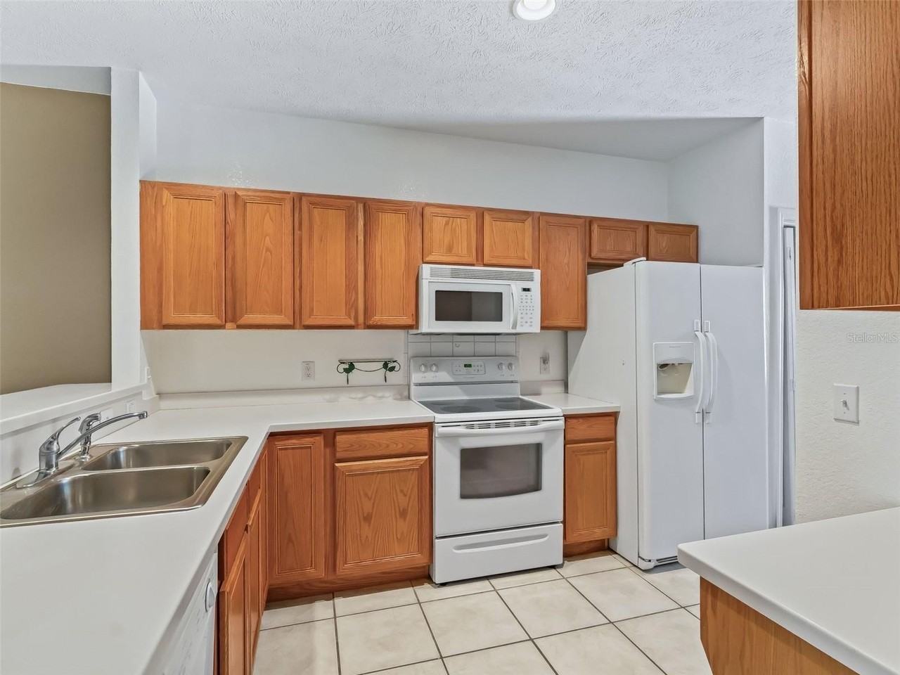 231 Ne 28th Ave #309 - Photo 6 of 38