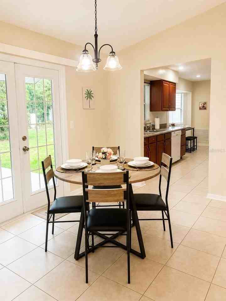 6401 Nw 66th Ave - Photo 5 of 12