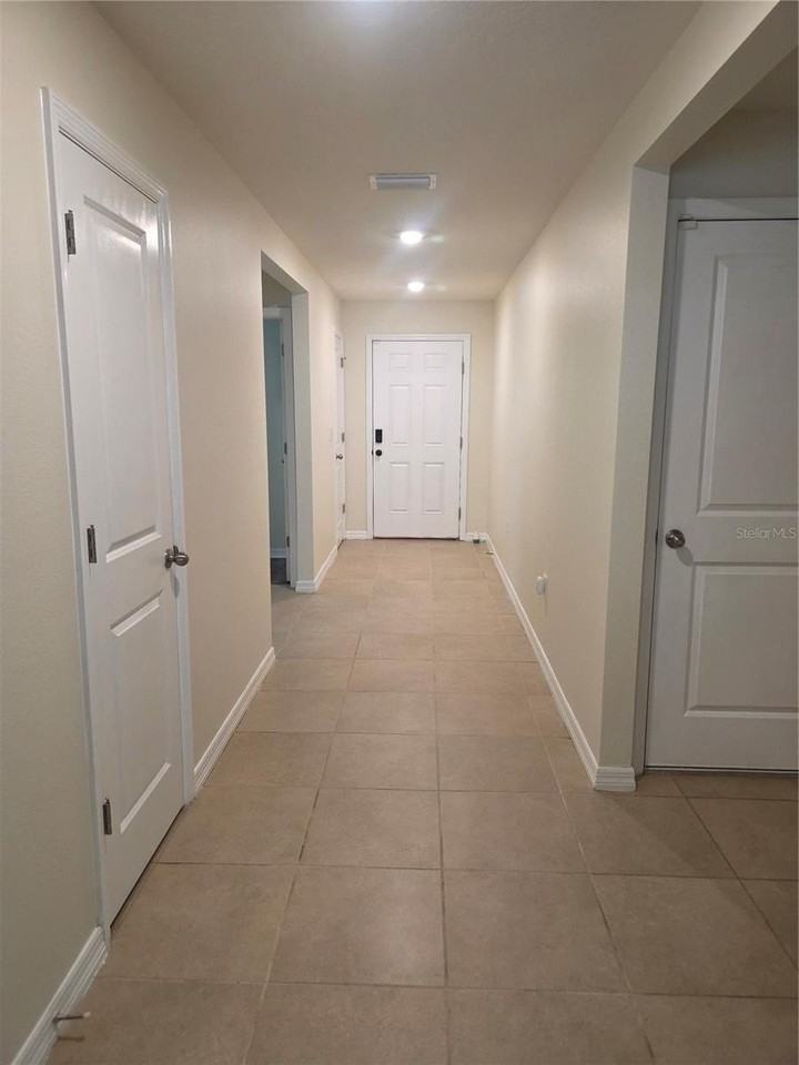 8687 Sw 49th Ter - Photo 4 of 28