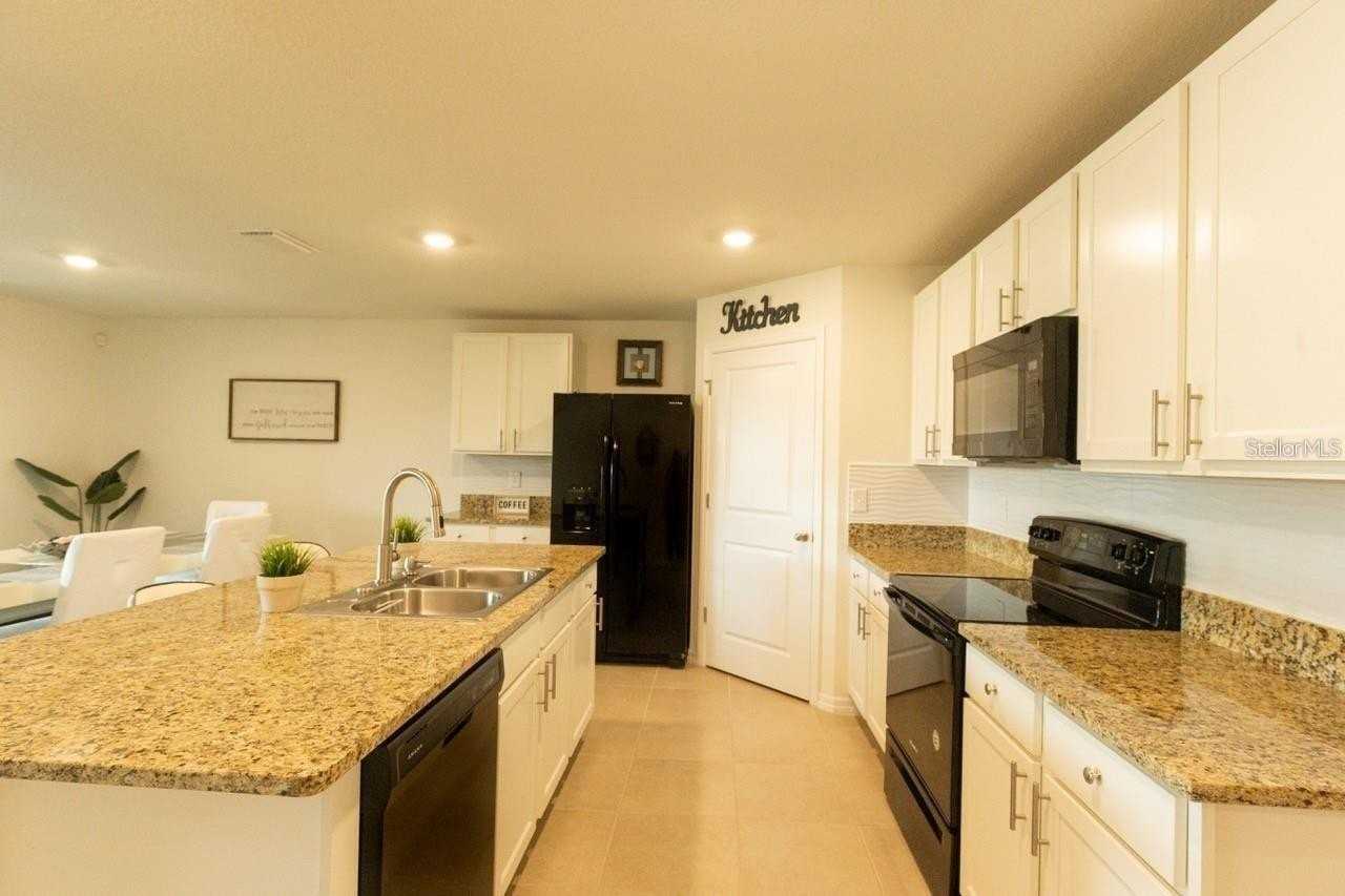 8687 Sw 49th Ter - Photo 6 of 28