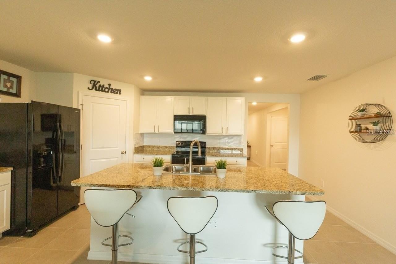 8687 Sw 49th Ter - Photo 7 of 28