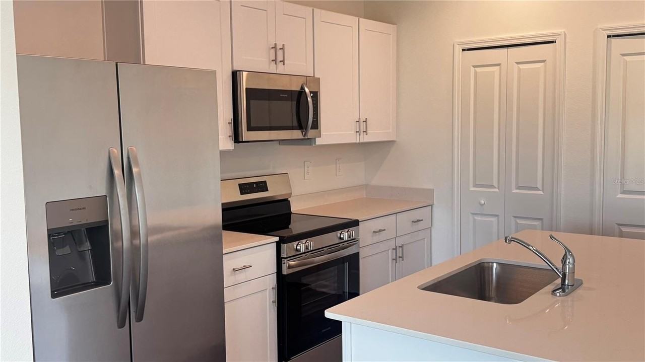 4955 Sw 83rd Pl - Photo 2 of 12