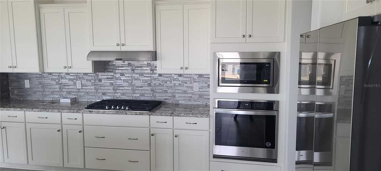 9754 Sw 103rd Ave - Photo 3 of 19