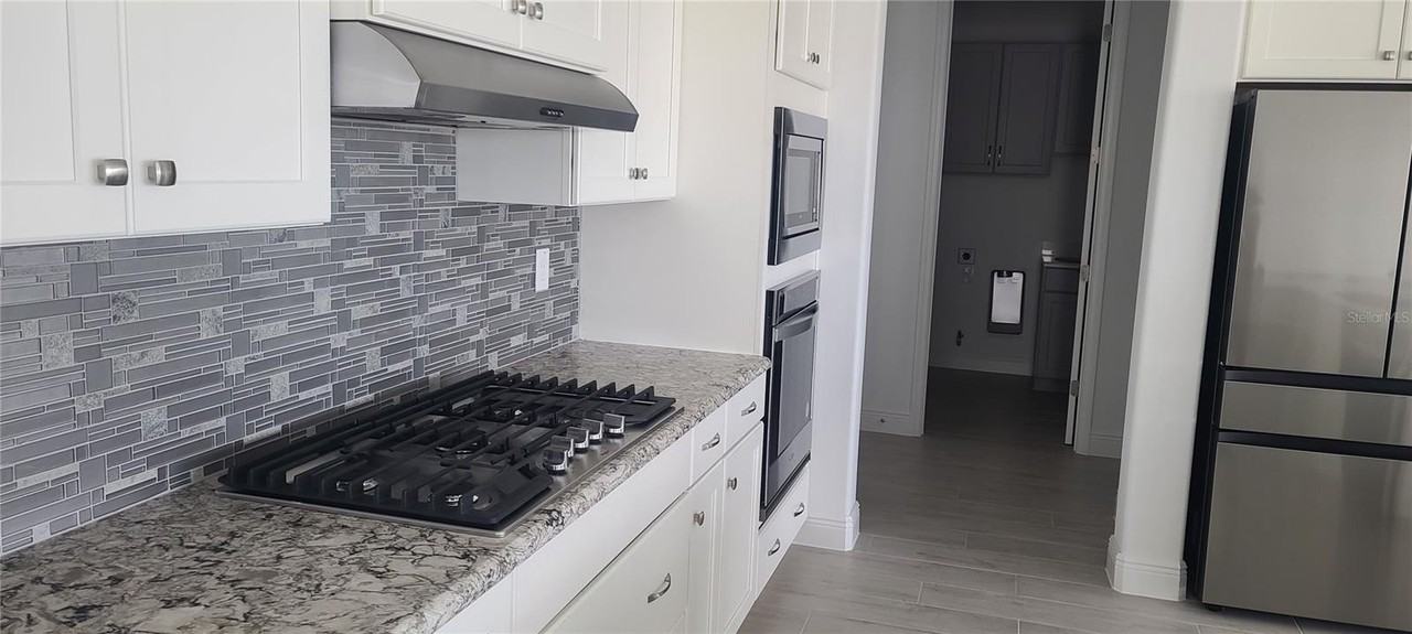 9754 Sw 103rd Ave - Photo 4 of 19