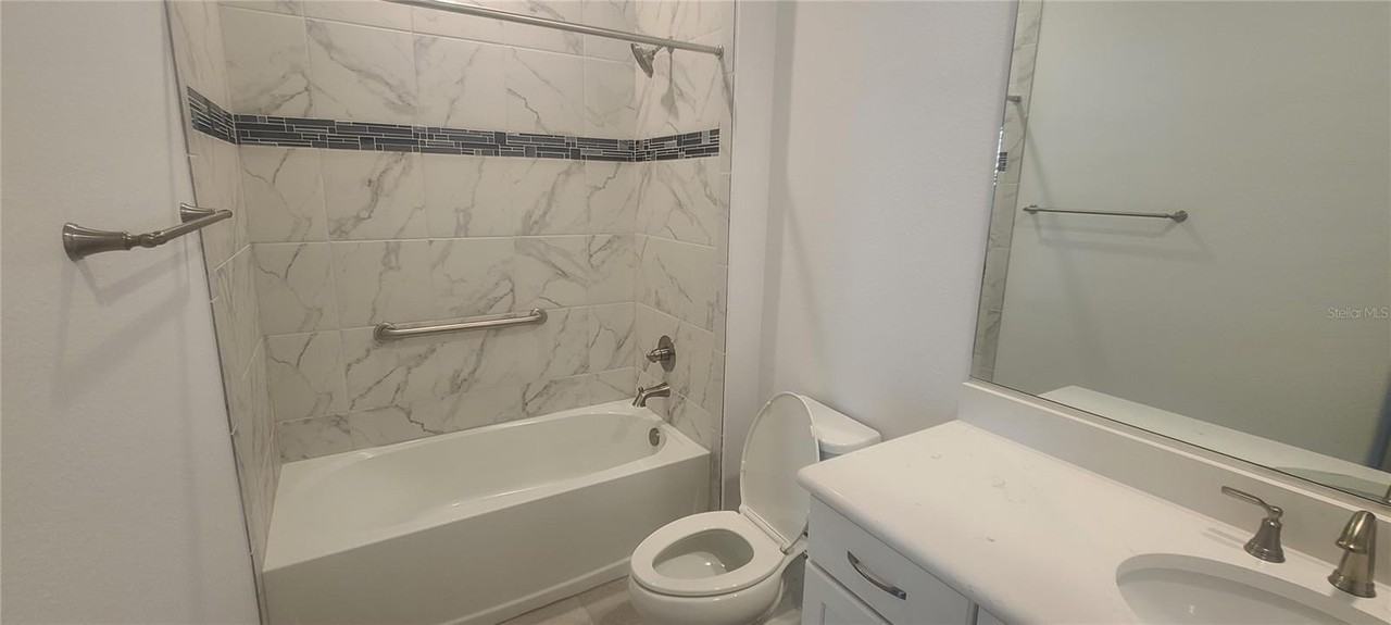 9754 Sw 103rd Ave - Photo 6 of 19
