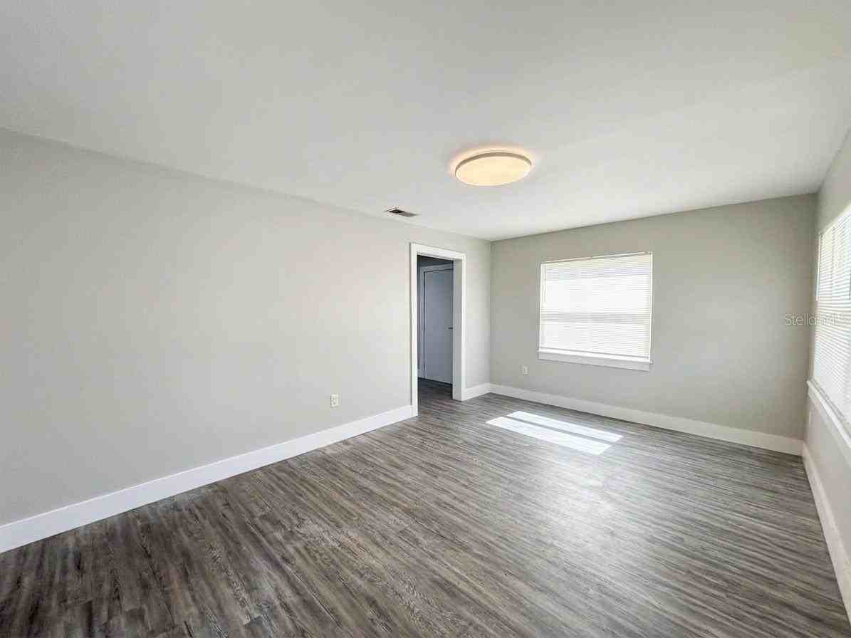 139 Avenue D Sw - Photo 4 of 14