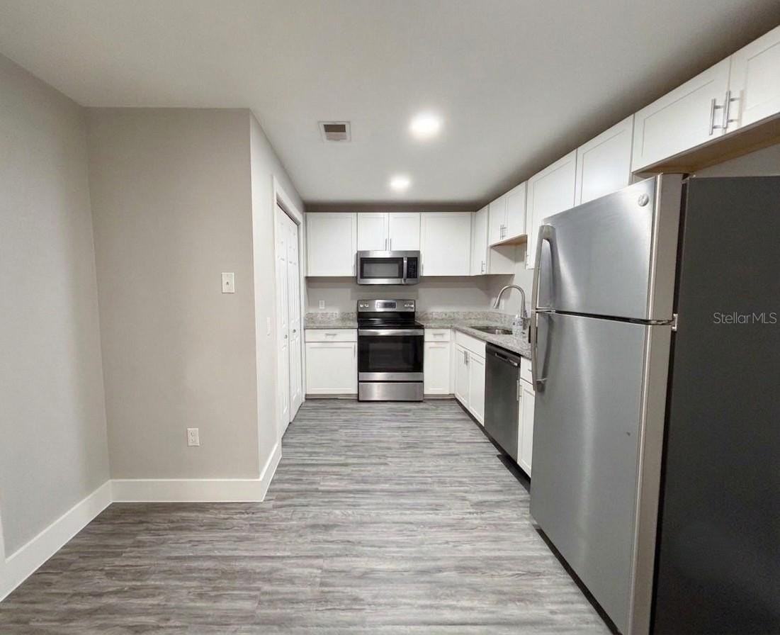139 Avenue D Sw - Photo 6 of 14
