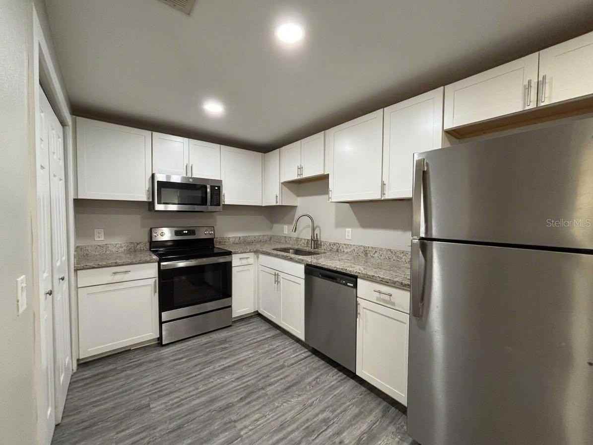 139 Avenue D Sw - Photo 7 of 14