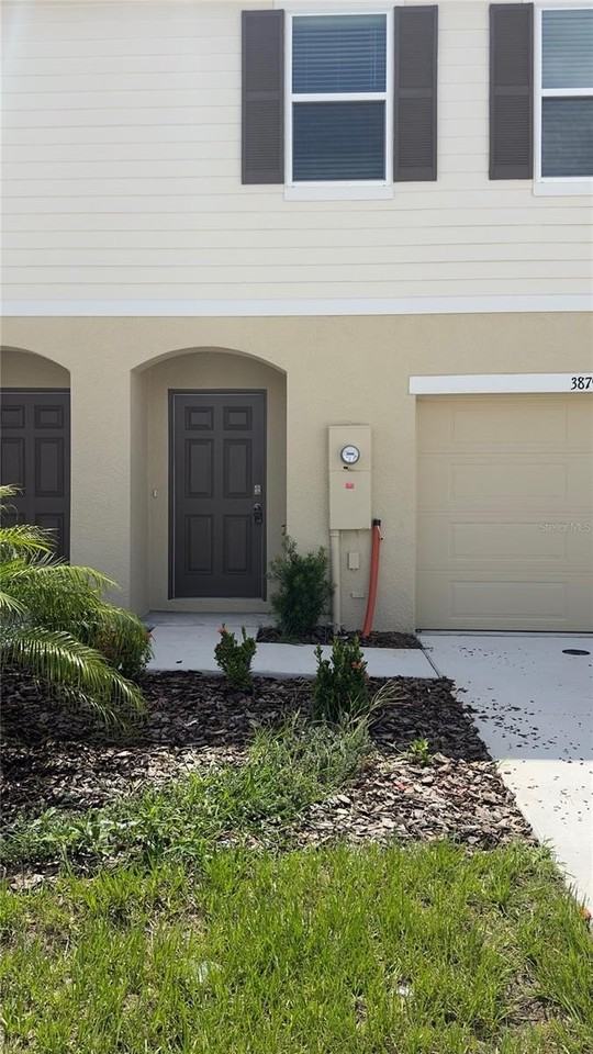 3879 Academia Ave - Photo 2 of 26