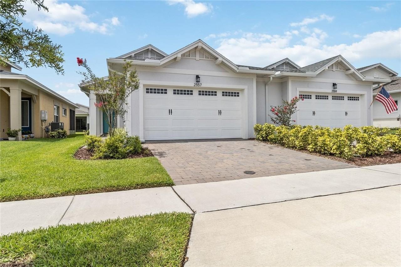 2557 Yellow Brick Rd - Photo 3 of 42