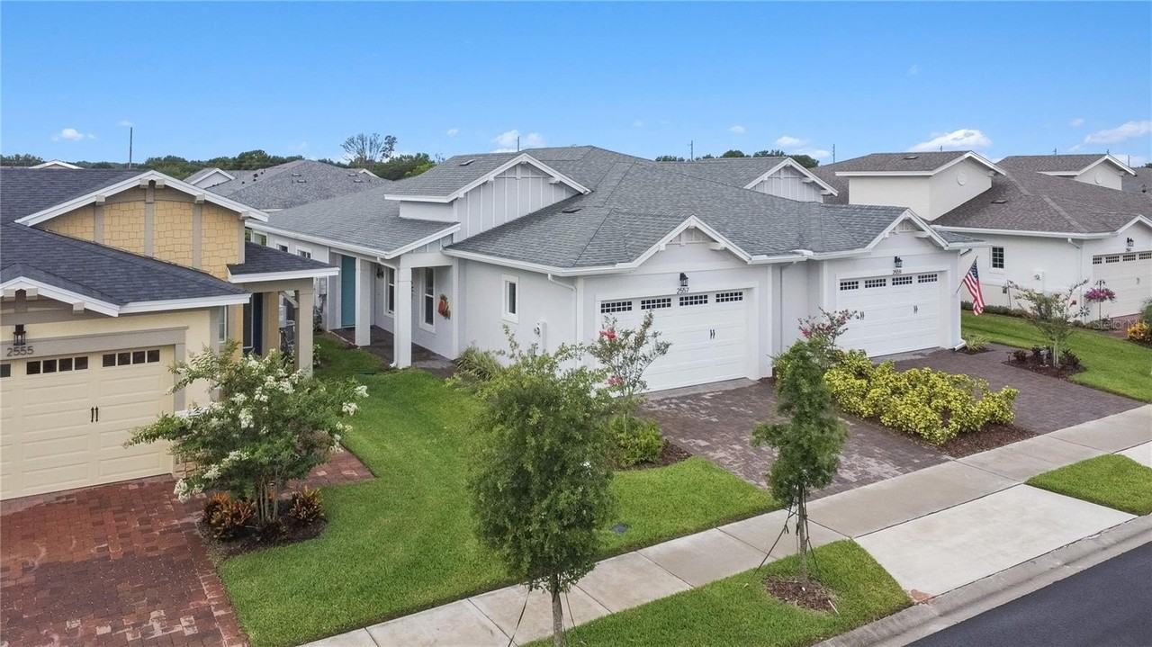 2557 Yellow Brick Rd - Photo 4 of 42