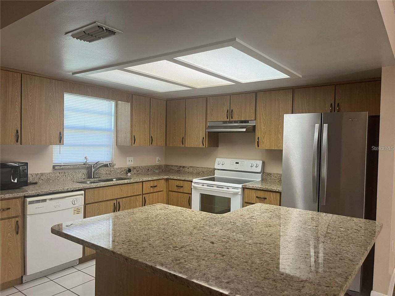2112 W Martin St - Photo 5 of 9
