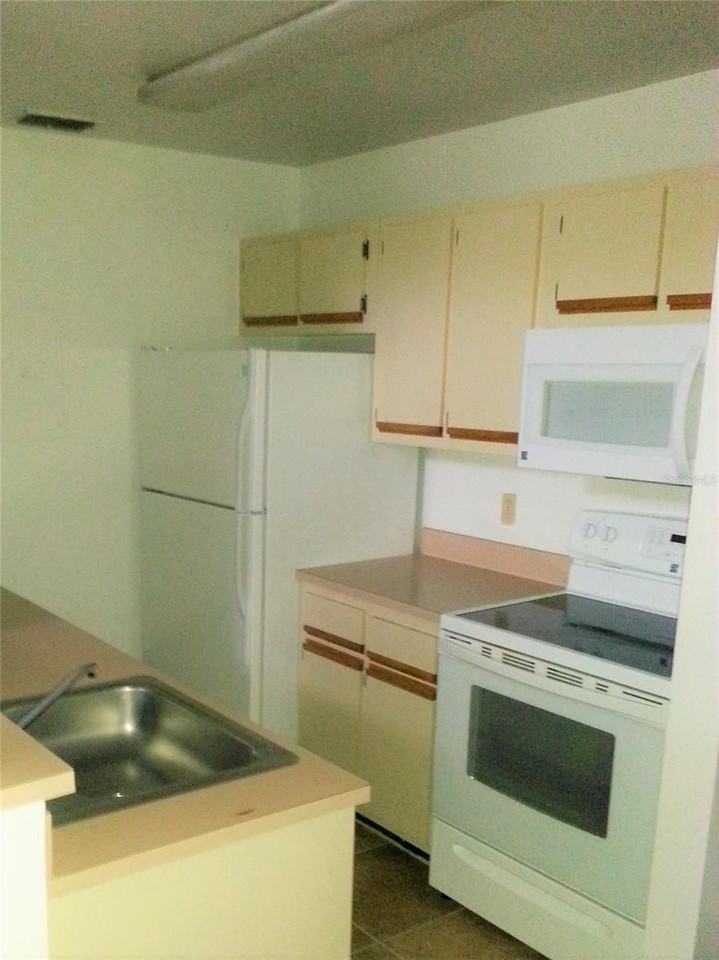 6028 Westgate Dr #202 - Photo 6 of 10