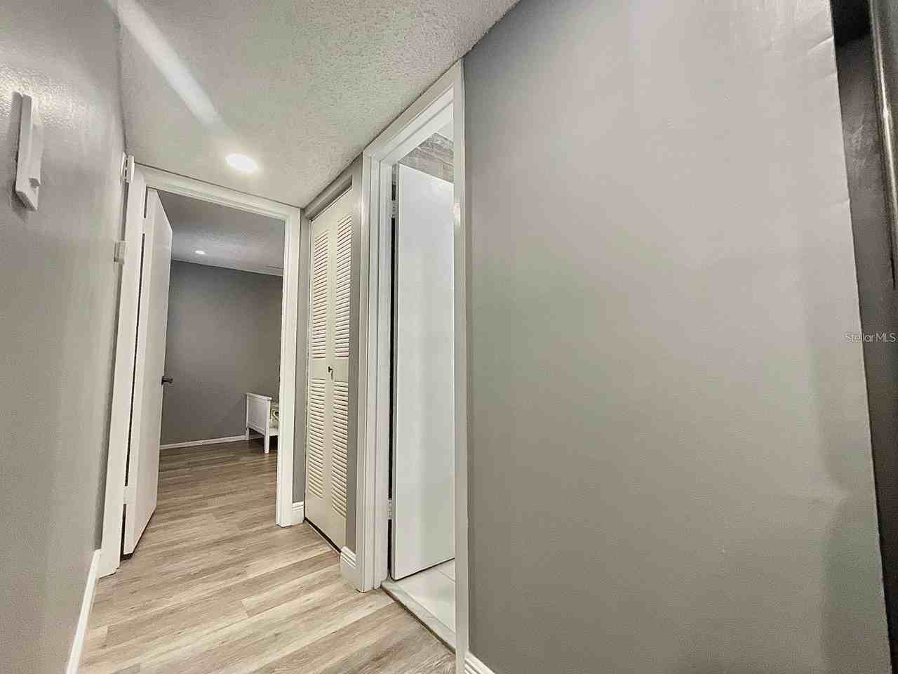 6062 Willowpointe Cir #203 - Photo 5 of 20