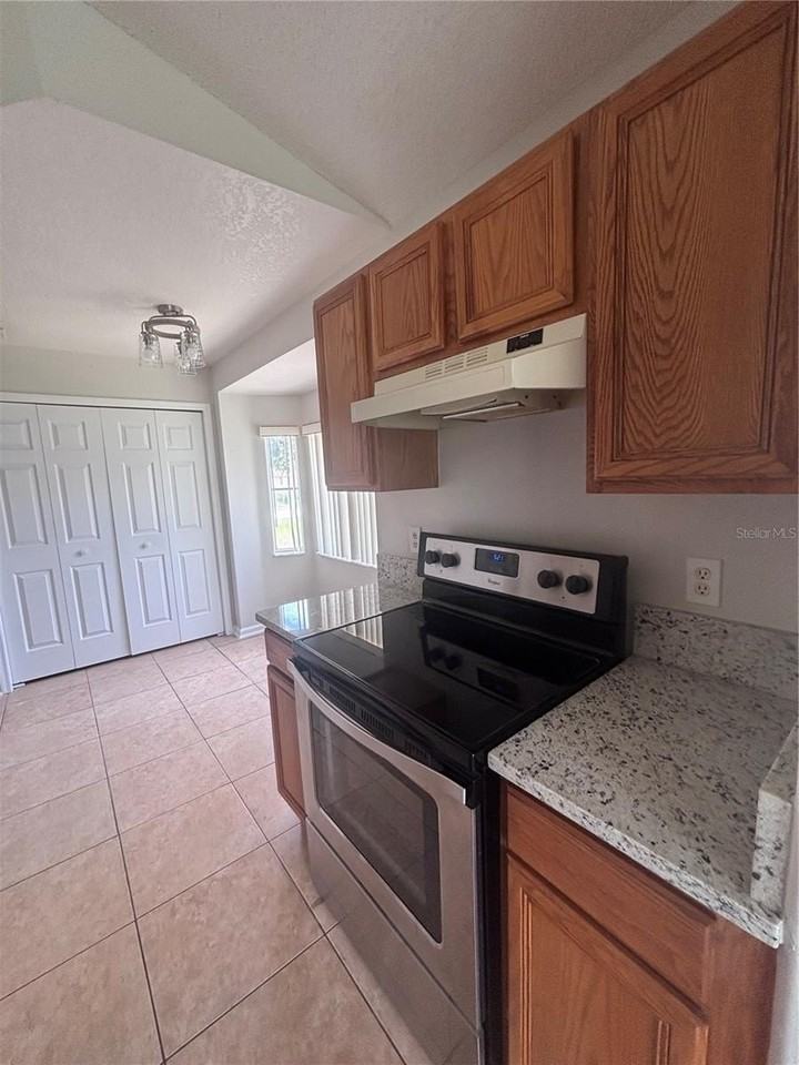 131 Cedarpark Ln - Photo 6 of 21