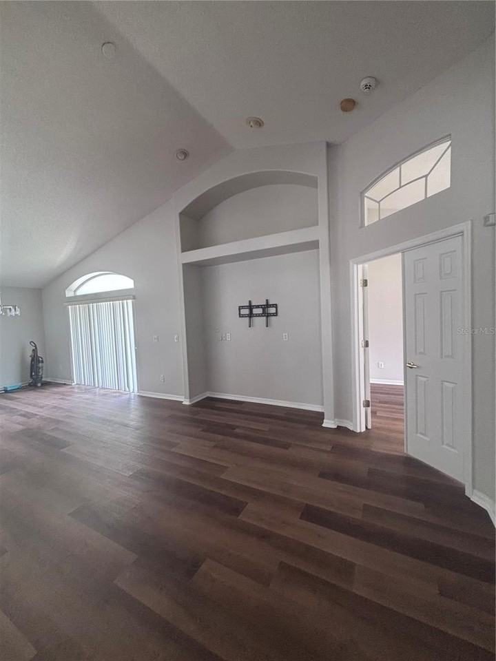131 Cedarpark Ln - Photo 7 of 21