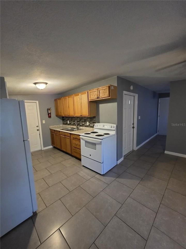 1328 37th St Nw - Photo 4 of 8