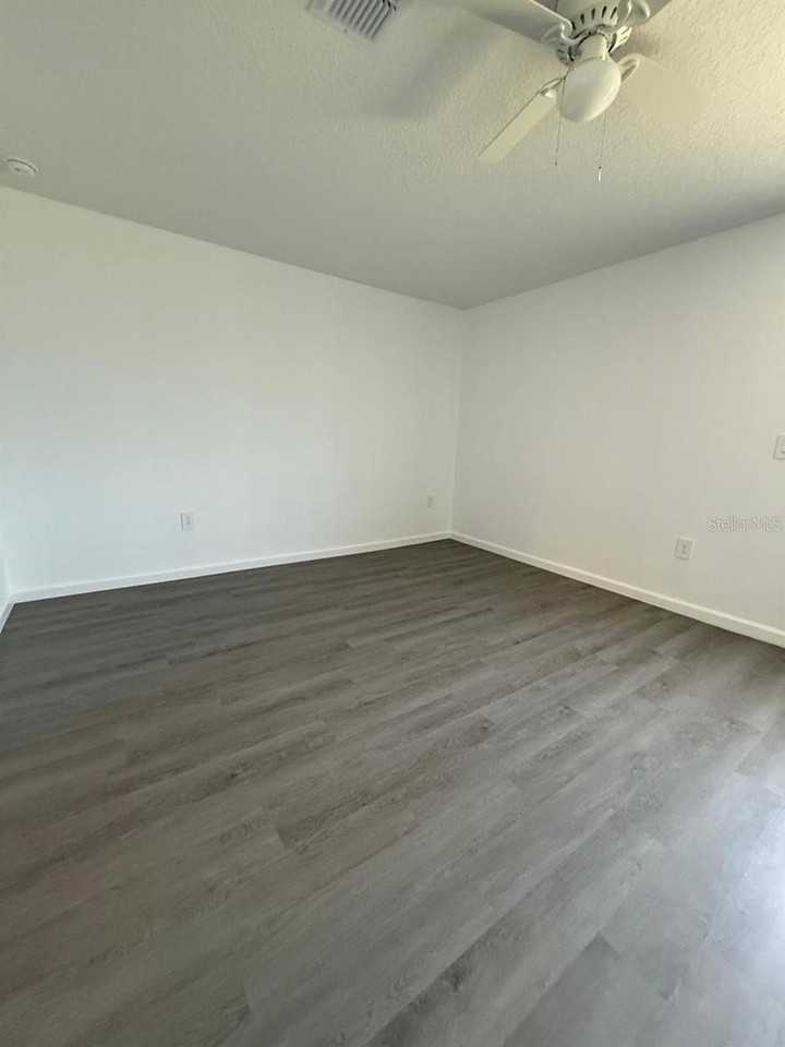 1970 SARAH Street - Photo 7 of 17