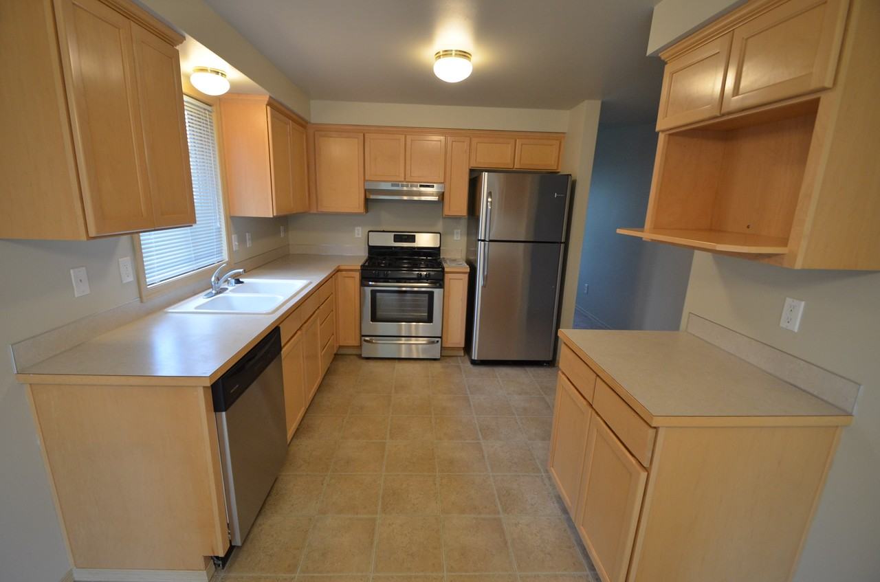 17818 34th Dr NE - Photo 2 of 11