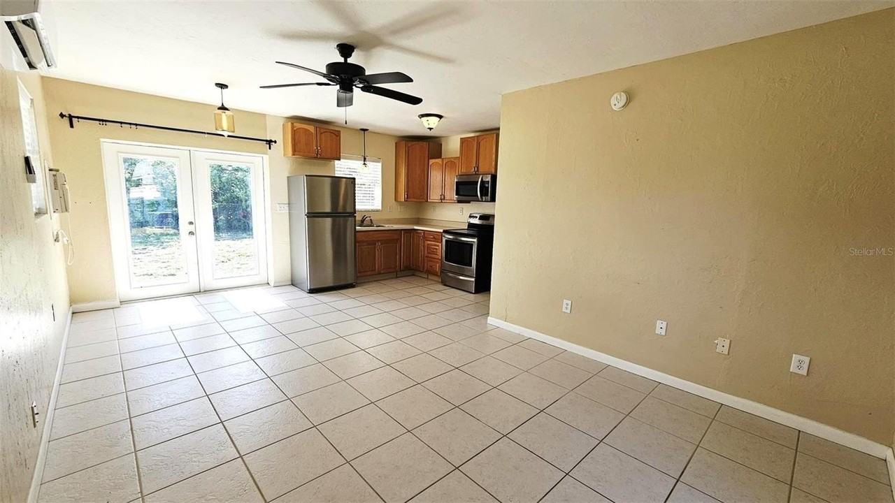 865 Palm Ave #A - Photo 2 of 9