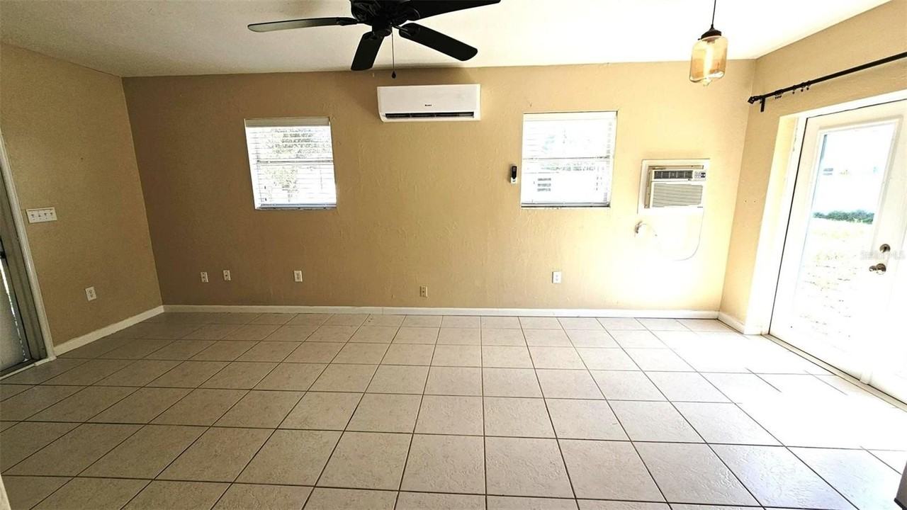 865 Palm Ave #A - Photo 3 of 9