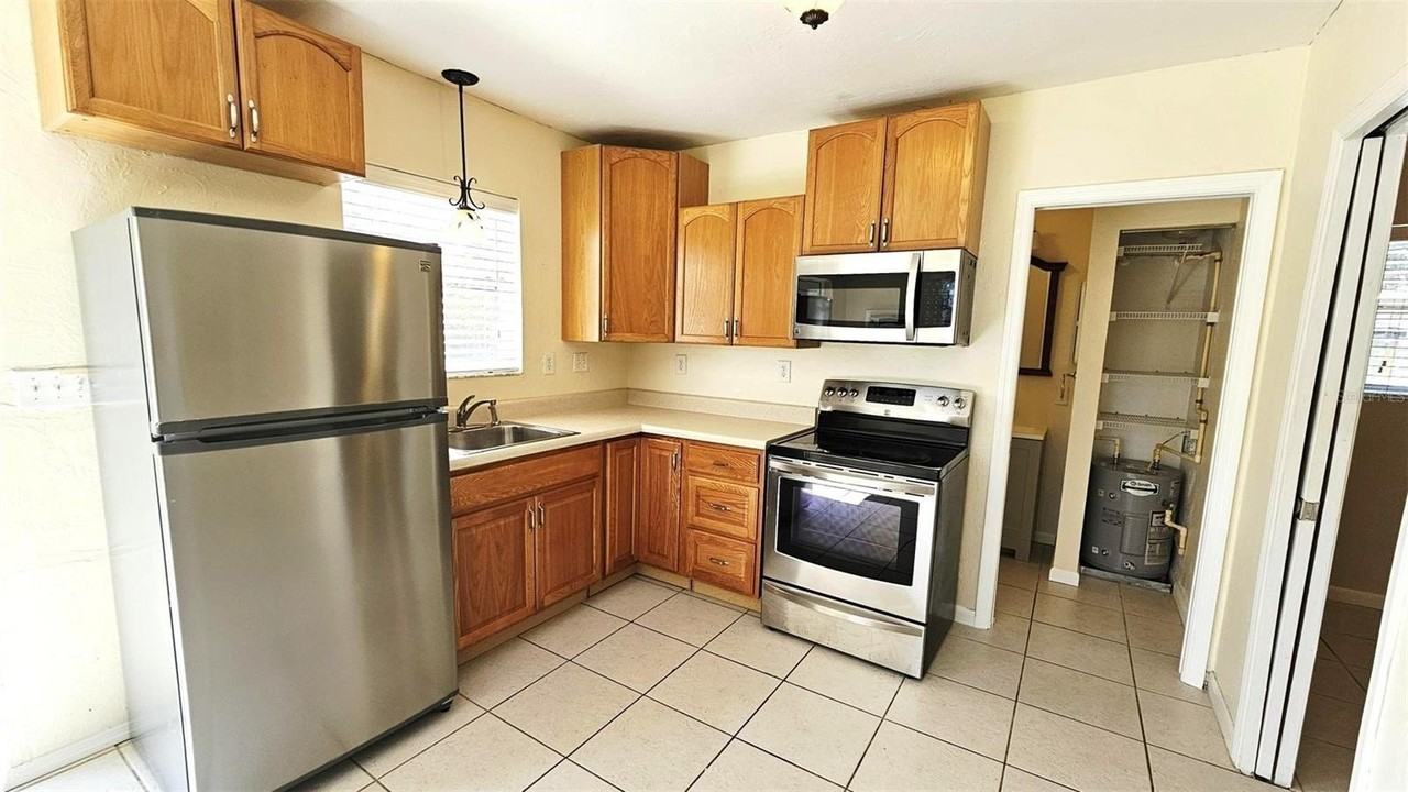 865 Palm Ave #A - Photo 5 of 9