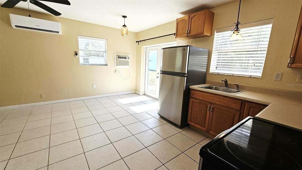 865 Palm Ave #A - Photo 6 of 9