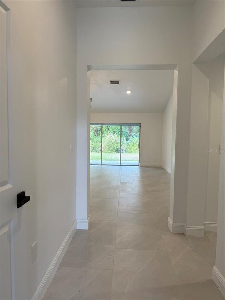 963 Sareta St Se - Photo 7 of 29
