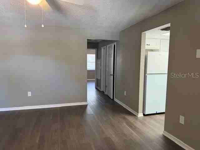 4400 Millwood Rd #E - Photo 3 of 21
