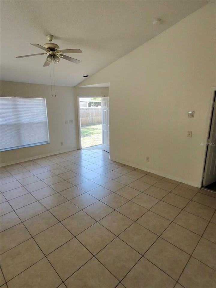 11106 Havasu Ct - Photo 5 of 26