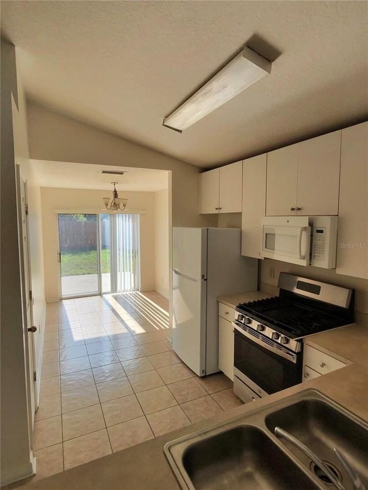 11106 Havasu Ct - Photo 6 of 26