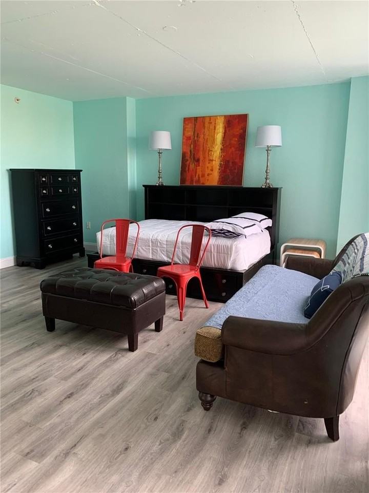 470 3rd St S #616 - Photo 3 of 17
