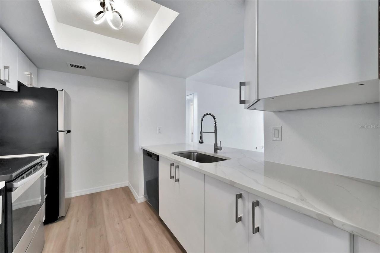 9940 7th Way N #101 - Photo 6 of 35
