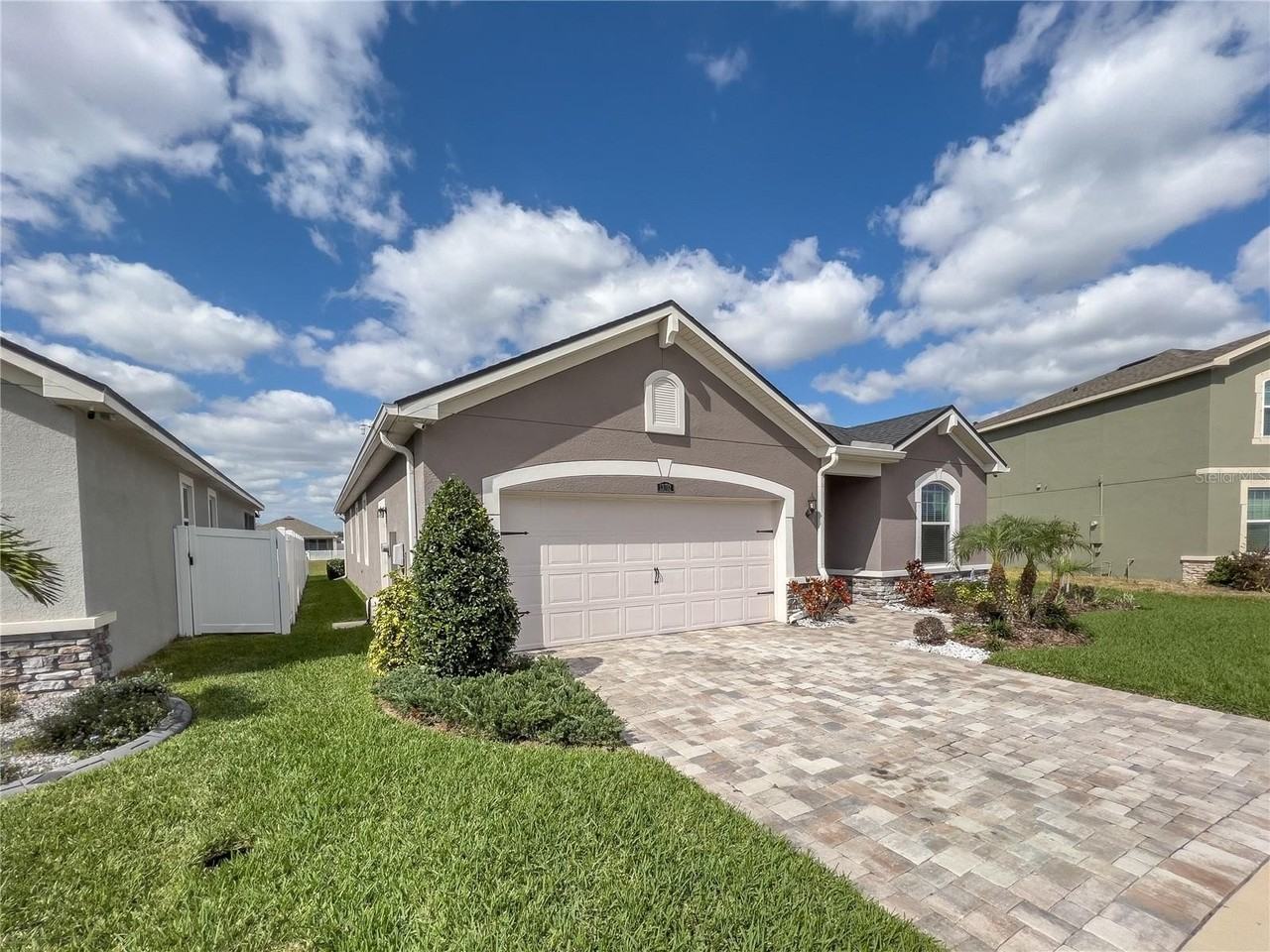 13102 Satin Lily Dr - Photo 2 of 28