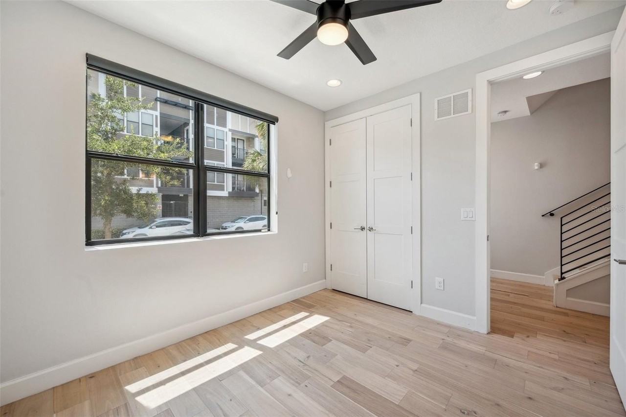 401 N Oregon Ave #9 - Photo 5 of 33