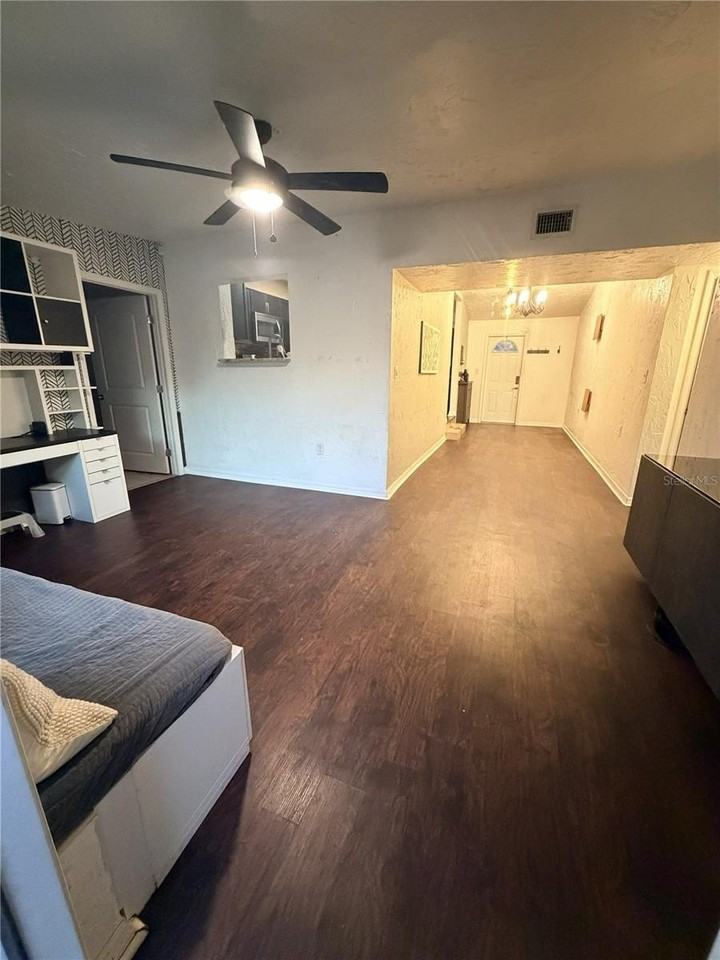 1707 W Comanche Ave - Photo 3 of 10