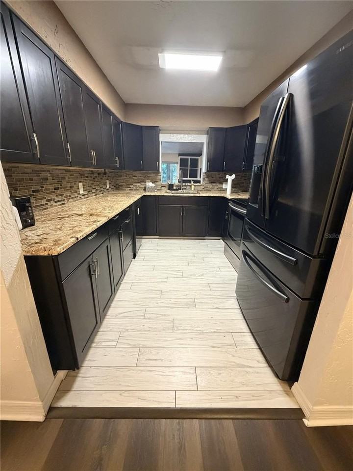 1707 W Comanche Ave - Photo 5 of 10