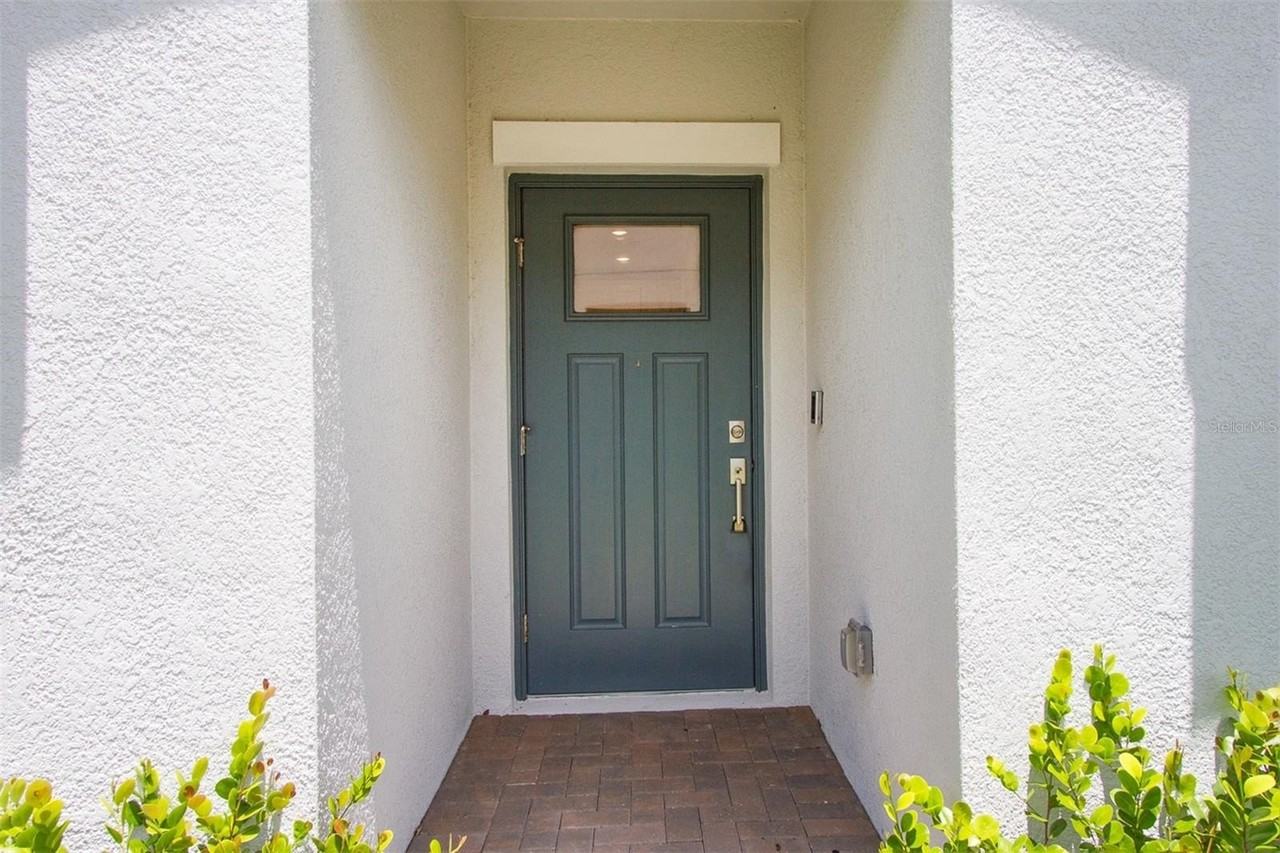 16657 Shell Bay Dr - Photo 4 of 50