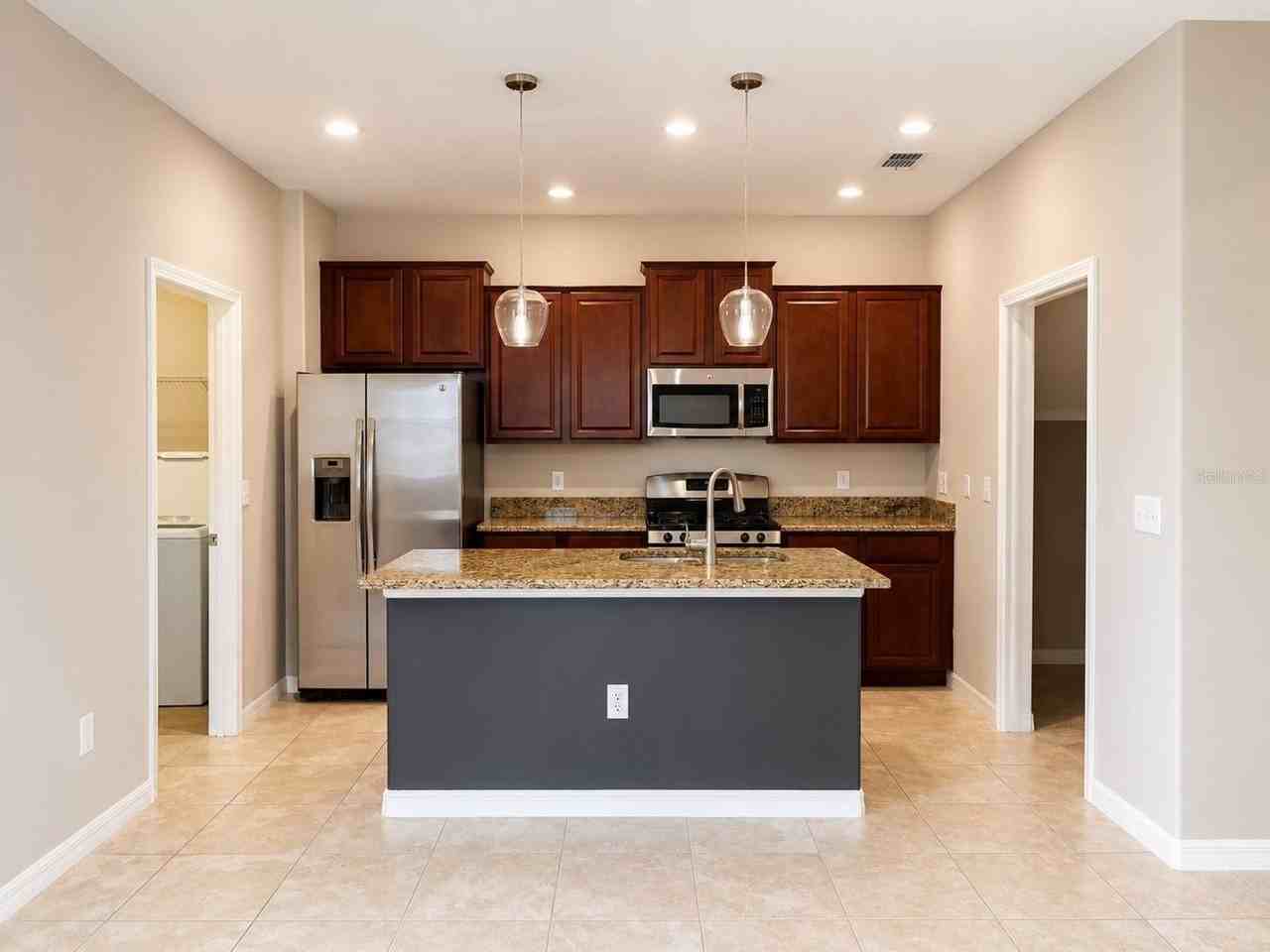 17575 Brighton Lake Rd - Photo 2 of 13